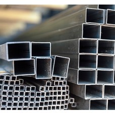 Труба нержавеющая квадратная сварная матовая 1.4016 / 430 10х10х1 мм EN 10219